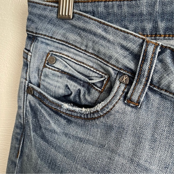 Kut From The Kloth Women's Catherine Boyfriend Jeans Light Blue Denim Size 8 - Picture 5 of 13